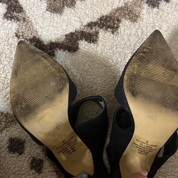 Black express pointy toe size 8 heels - Picture 3 of 4
